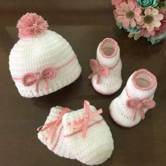 SET OF CROCHET BABY SHOES & CAPS