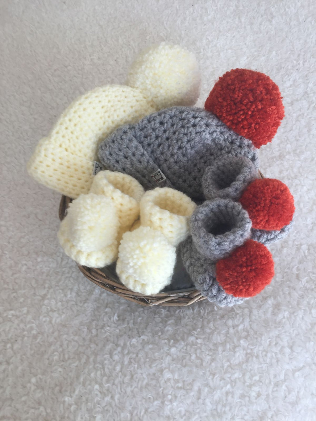 SET OF CROCHET BABY SHOES & CAPS