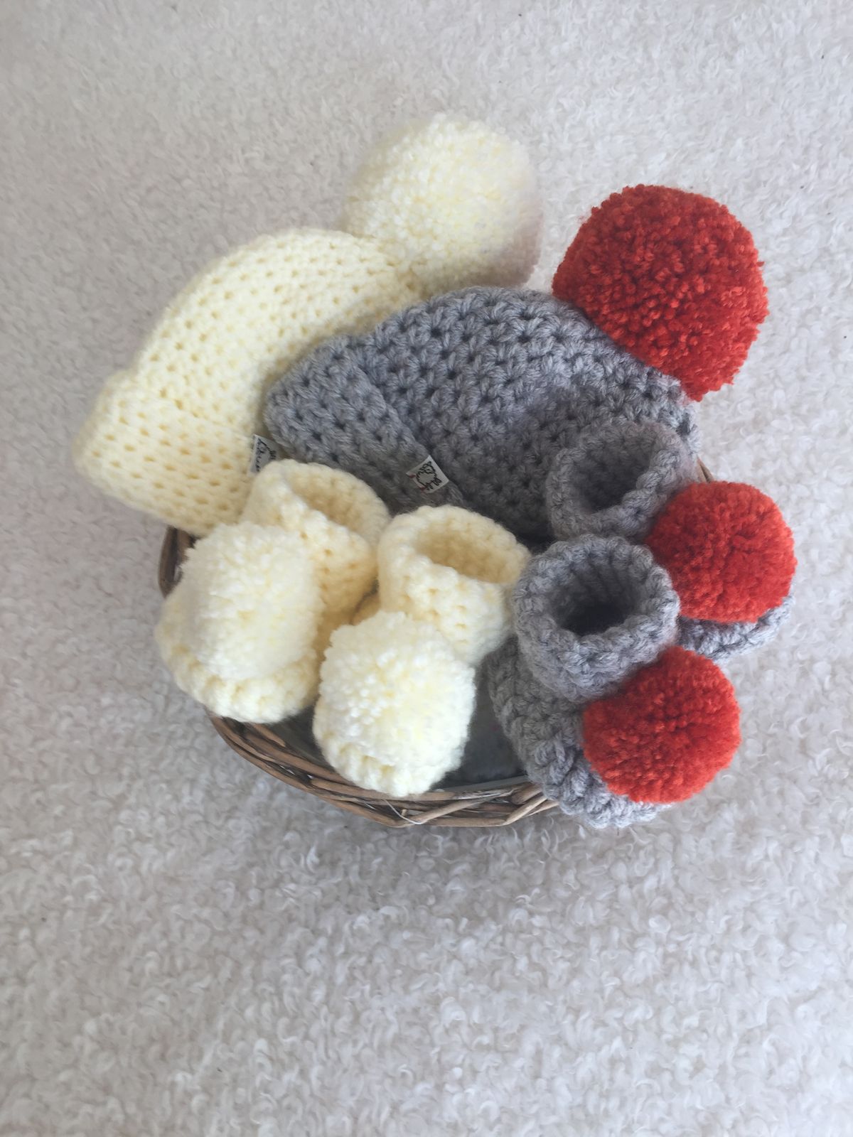 SET OF CROCHET BABY SHOES & CAPS